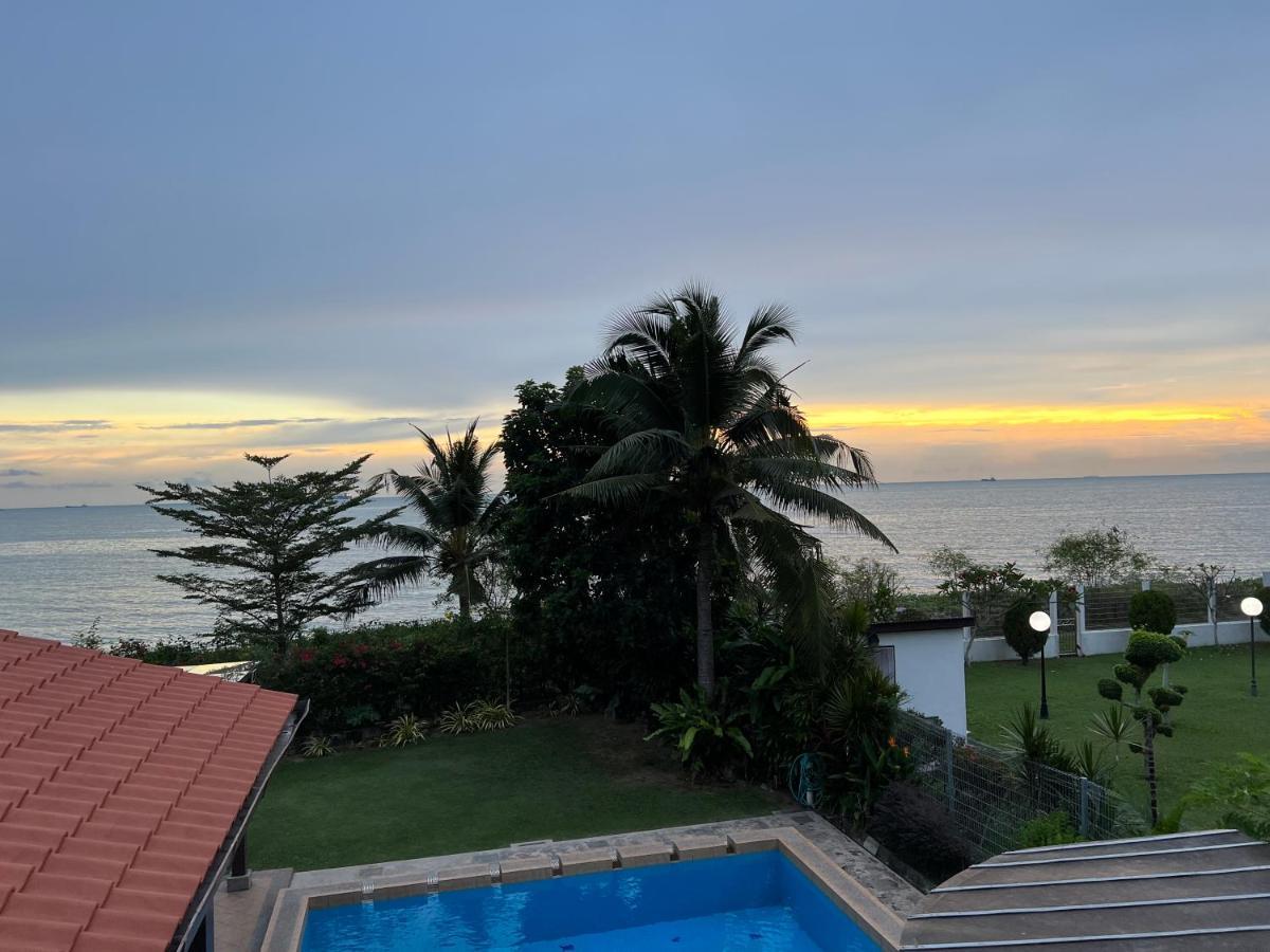Melaka Beachfront Villa With Pool Buitenkant foto