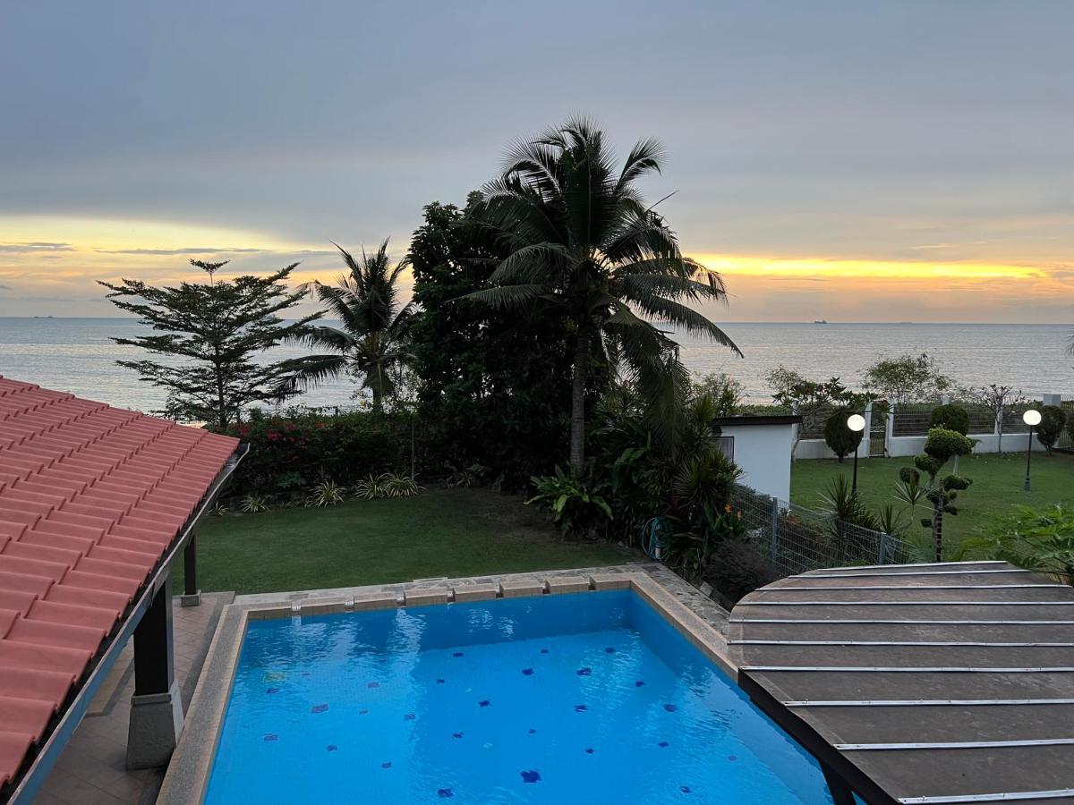 Melaka Beachfront Villa With Pool Buitenkant foto