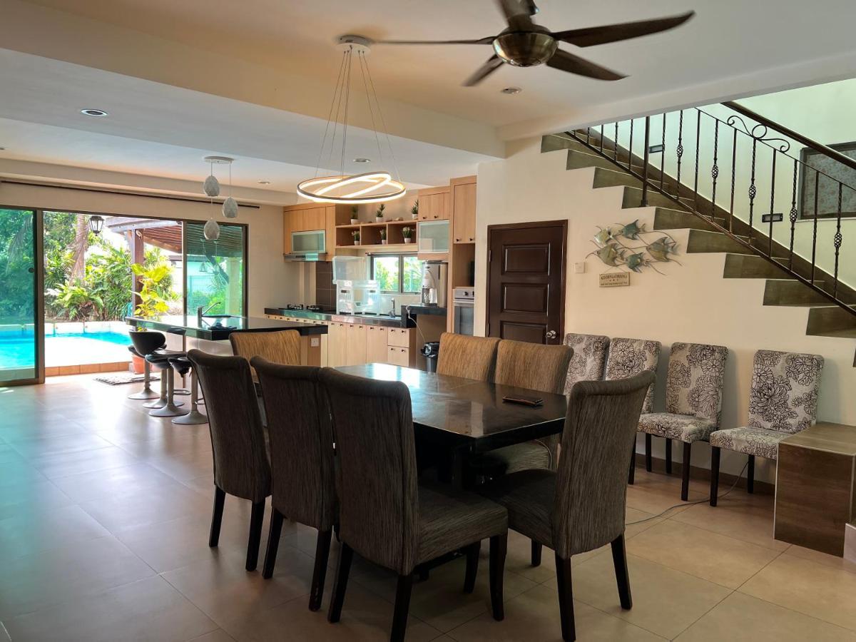 Melaka Beachfront Villa With Pool Buitenkant foto