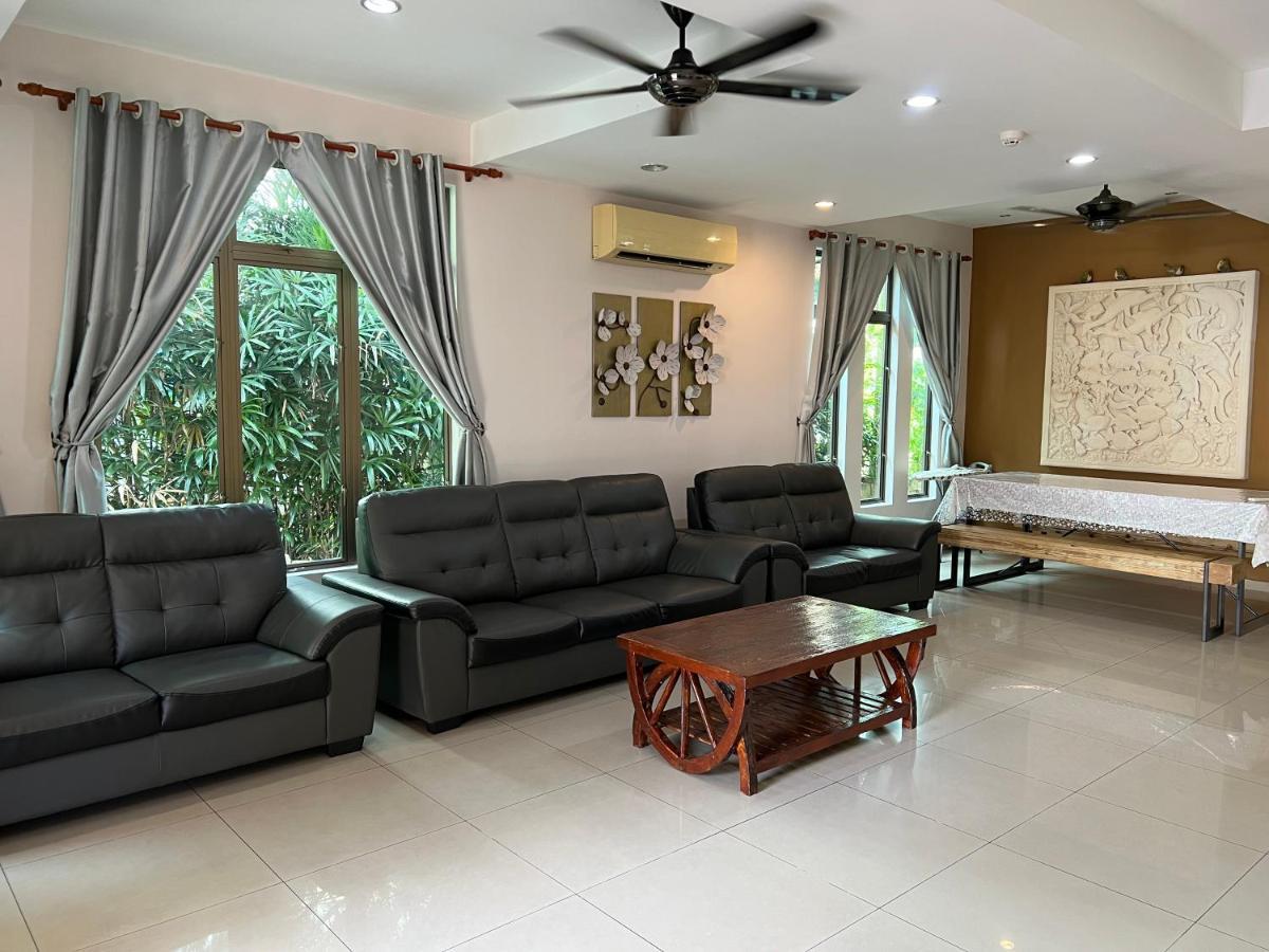 Melaka Beachfront Villa With Pool Buitenkant foto