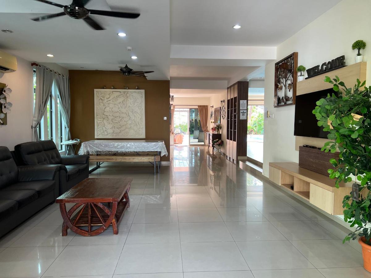 Melaka Beachfront Villa With Pool Buitenkant foto