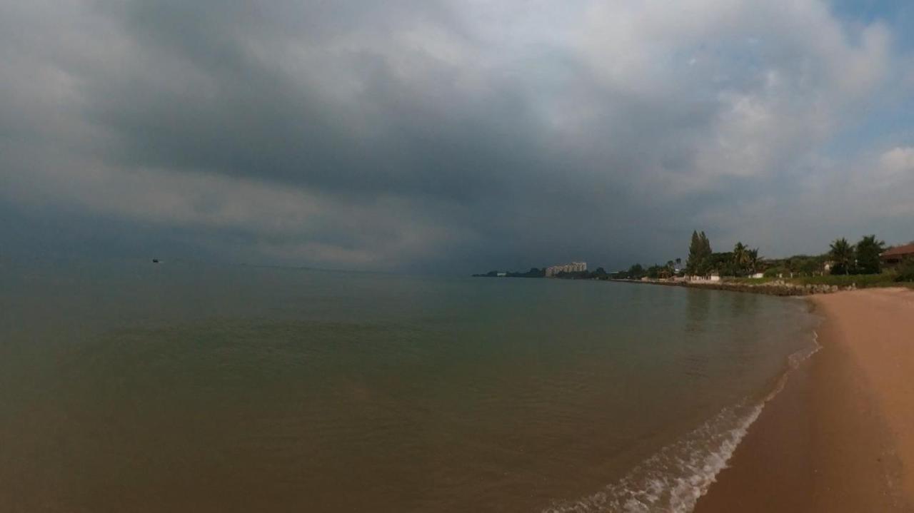 Melaka Beachfront Villa With Pool Buitenkant foto