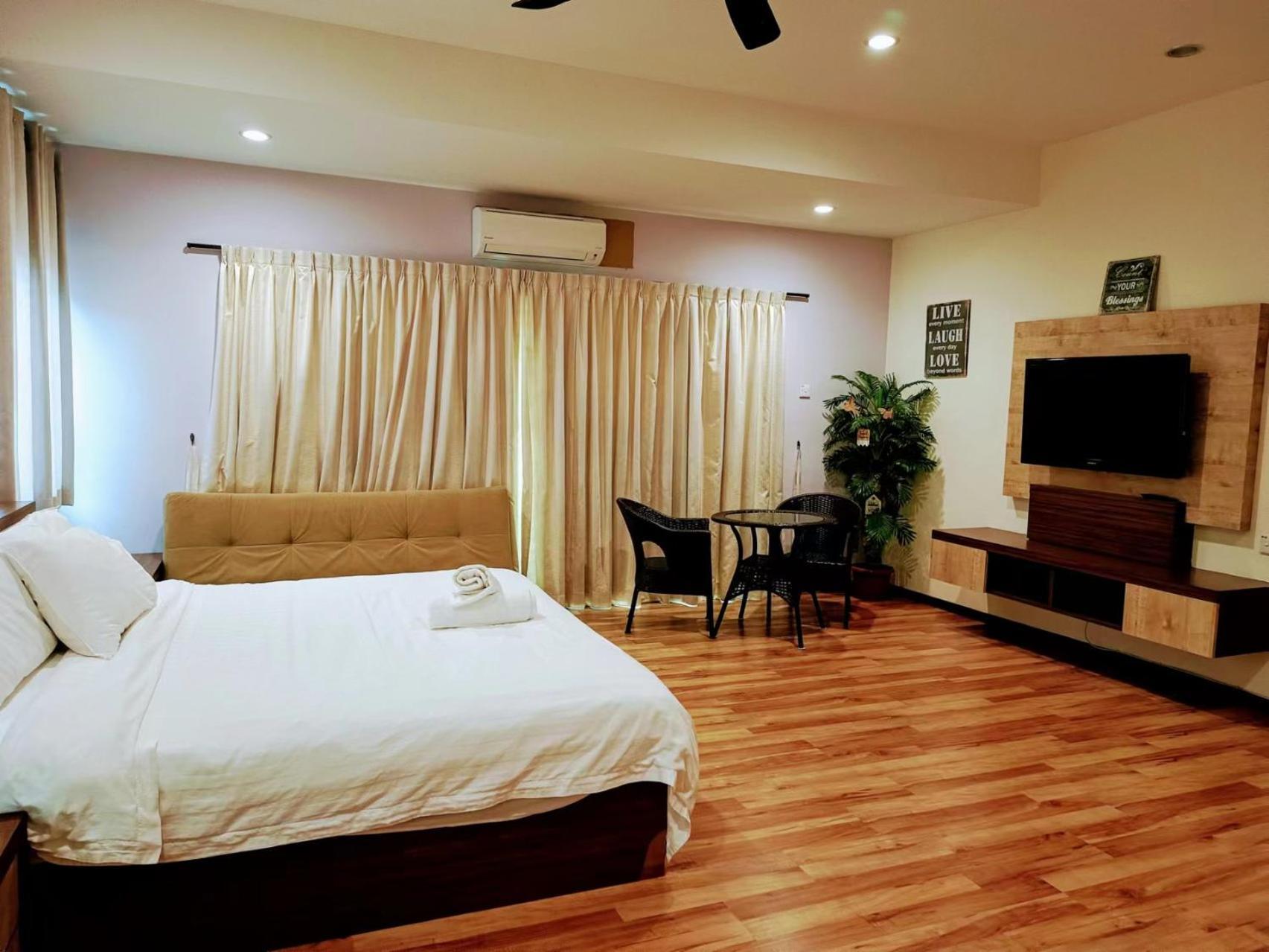 Melaka Beachfront Villa With Pool Buitenkant foto