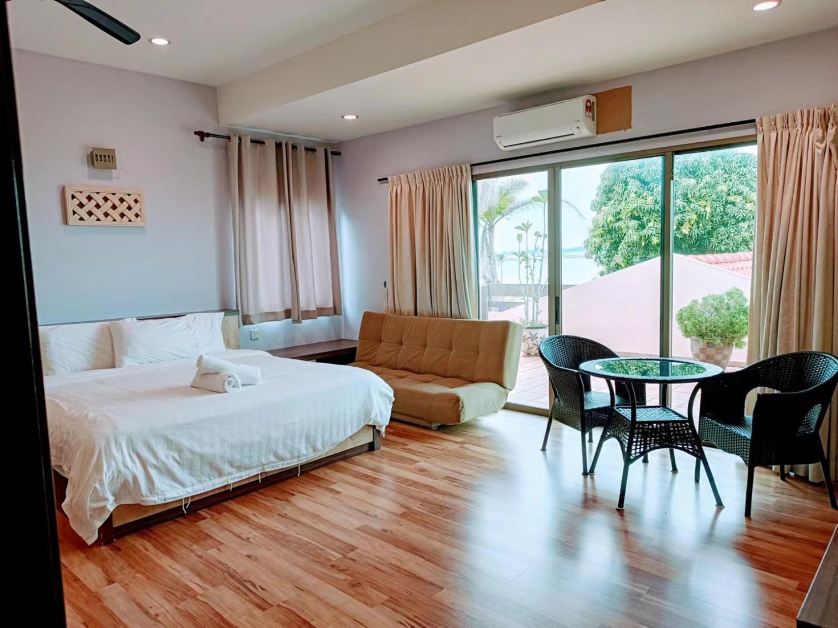 Melaka Beachfront Villa With Pool Buitenkant foto