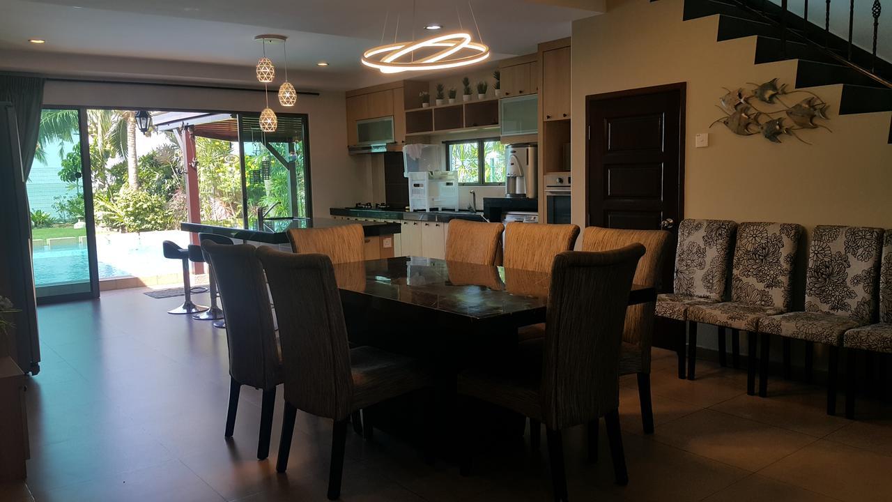 Melaka Beachfront Villa With Pool Buitenkant foto