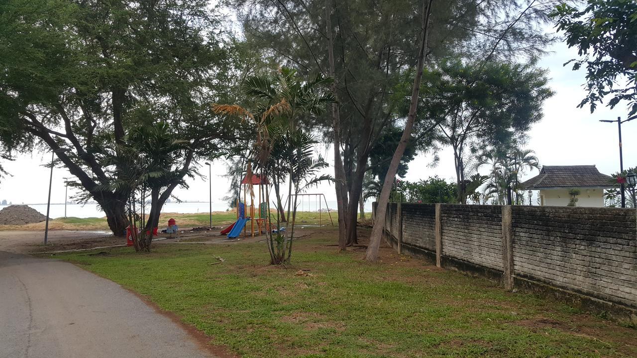 Melaka Beachfront Villa With Pool Buitenkant foto