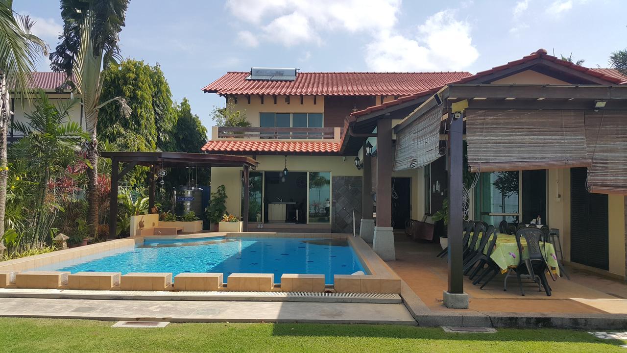 Melaka Beachfront Villa With Pool Buitenkant foto