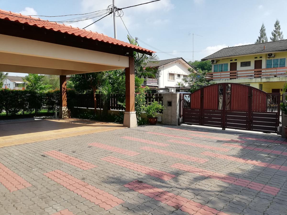 Melaka Beachfront Villa With Pool Buitenkant foto