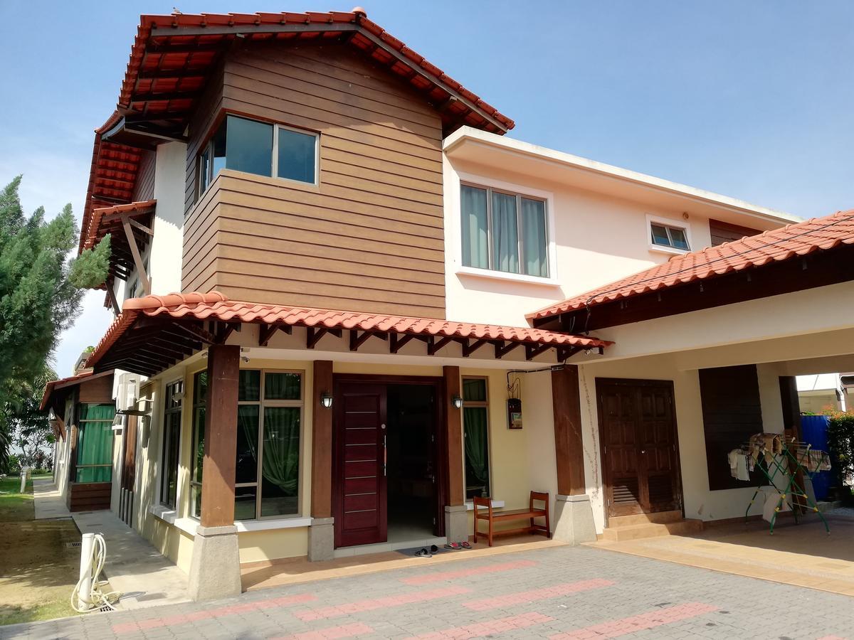 Melaka Beachfront Villa With Pool Buitenkant foto